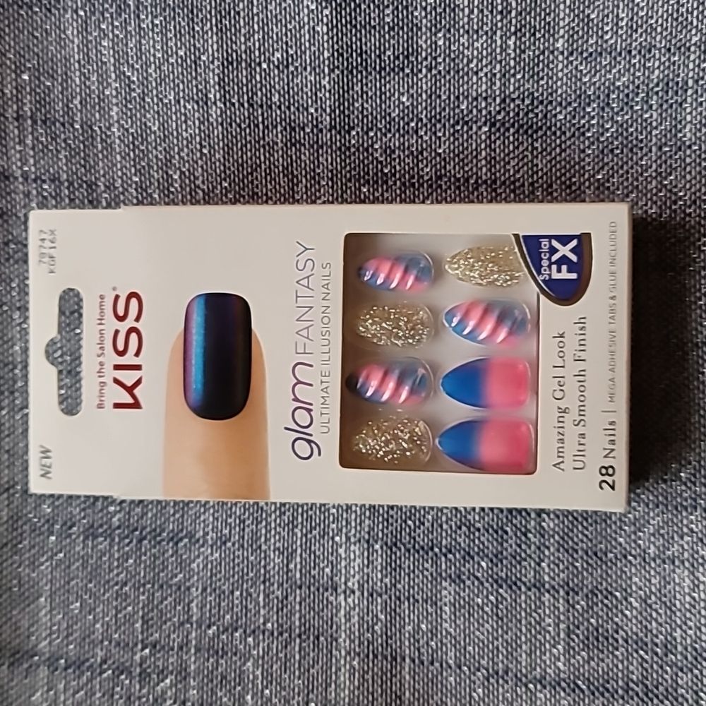 Kiss Glam Fantasy Nails Pink Blue 3D Almond Glitter New